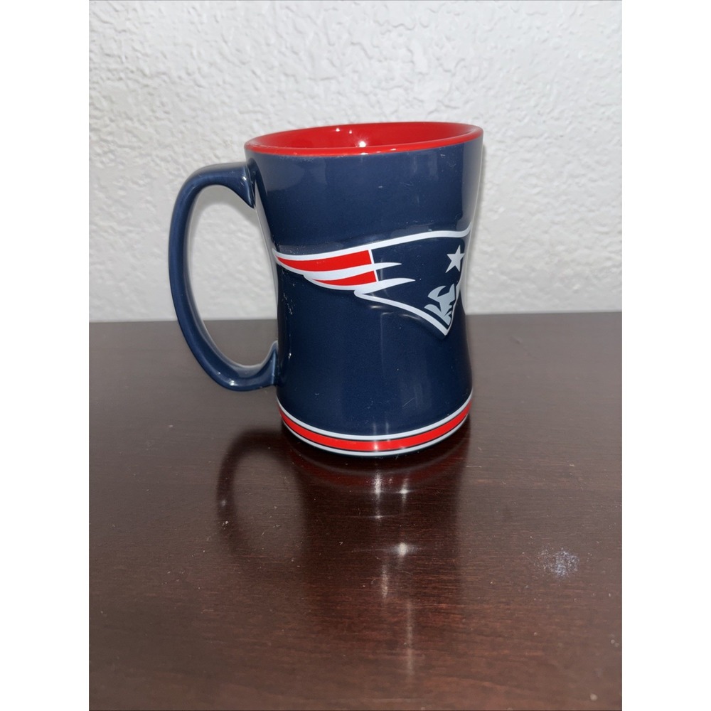 NFL New England Patriots Coffee Cup/Mug Ceramic Relief 14oz 2019 Boelter Brands